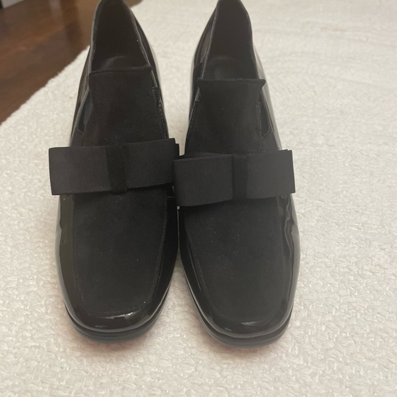 Nice patent shoes. Bottoms are Red. Size 41. - Picture 3 of 4